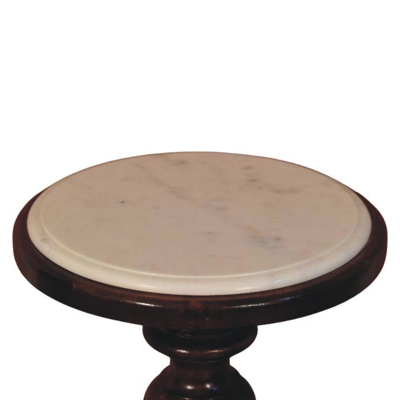 Marble-top side table in solid mango wood, Chestnut finish – front elevated close-up